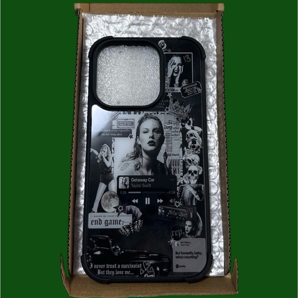 Taylor Swift iPhone 11 Case - Picture 3 of 3